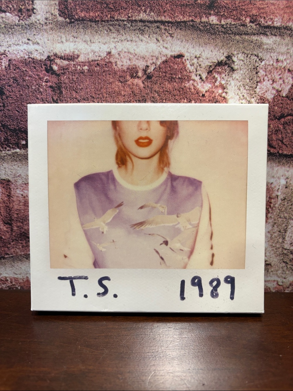 Taylor Swift 1989 CD, no Polaroids